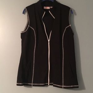 Q. F Vest & Skort Set French Terry size Medium